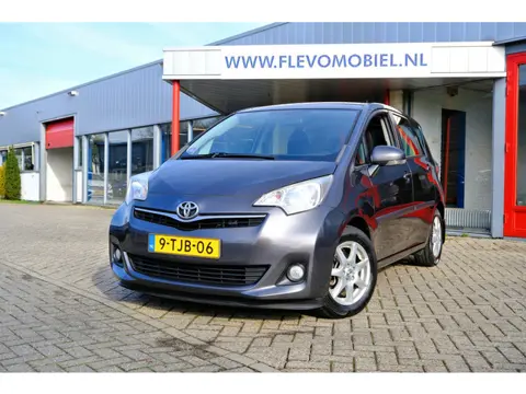 Toyota Verso-S 1.3 VVT-i Aspiration Aut. 1e eigenaar|Dealer O.H.|Clima|Cruise|Camera|Trekhaak