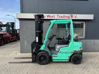 Mitsubishi FG25N Triplo 550 Freelift / Sideshift LPG 2012