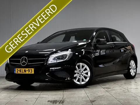 Mercedes-Benz A-Klasse 180 Edition/ Trekhaak/ Navi/ 16'' LMV/ Bi-Xenon/ Navi/ Half-Leder/ Airco/ Cru