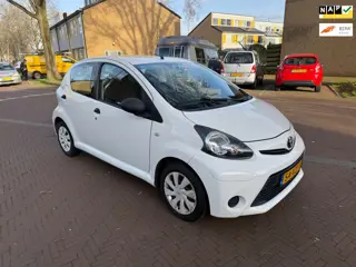 Toyota Aygo Airco / Bouwjaar 2012 / 5 deurs / Mooie en frisse auto