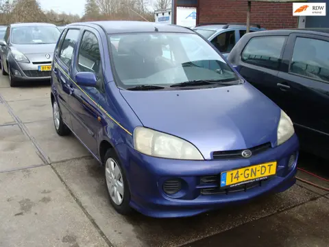 Daihatsu Young RV 1.3-16V VTi st bekr elek pak nap apk