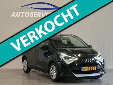 Toyota Aygo 1.0 VVT-i x-play Zwart Carplay | Xenon | Cruise
