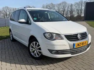 VOLKSWAGEN TOURAN 1.4 TSI FREESTYLE 140pk XENON/  NAVIGATIE / PDC V+A / STOELV
