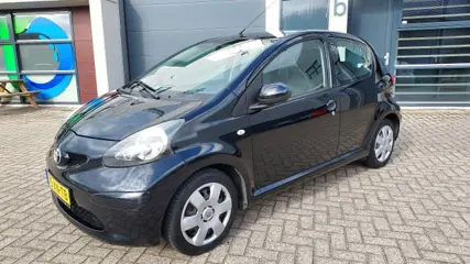 TOYOTA AYGO 1.0i 12V 5-derus / Airco / Nieuwe APK