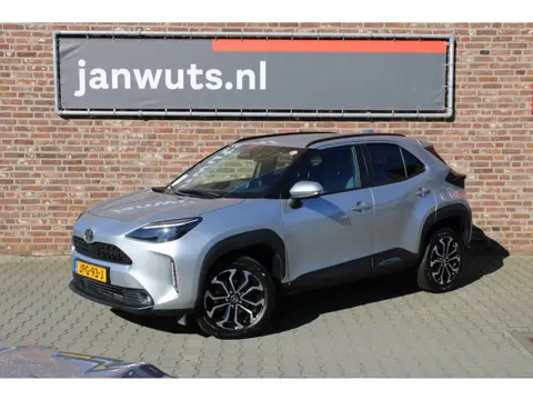 Toyota Yaris Cross Hybrid 115 Dynamic + Comfort Pack