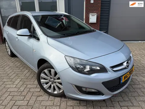 Opel Astra Sports Tourer 1.4 Business + / Leder / Navi / PDC / Cruise / Airco