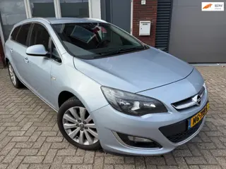 Opel Astra Sports Tourer 1.4 Business + / Leder / Navi / PDC / Cruise / Airco