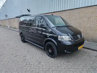 Volkswagen Multivan 2.5 TDI Highline DC