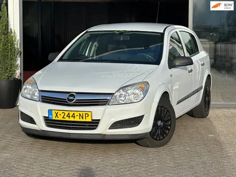 Opel Astra 1.4 Selection - Wit - Airco - Rijdt & schakelt uitstekend