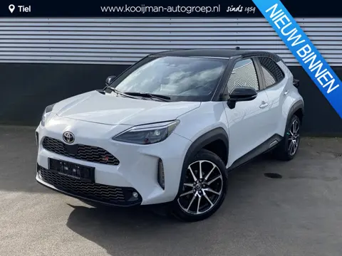 Toyota Yaris Cross 1.5 Hybrid GR Sport Trekhaak, Panoramadak, HUD, stoelverwarming, navigatie, Elekt