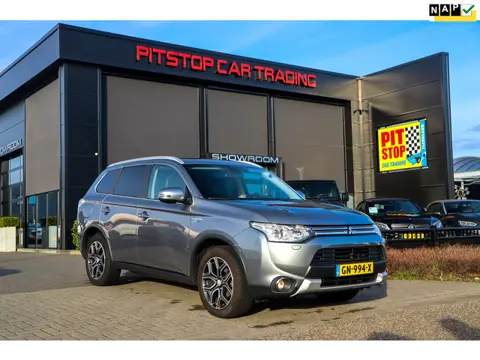 Mitsubishi Outlander 2.0 PHEV Limited Edition X-Line, Trekhaak, Metallic!