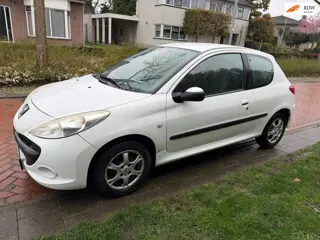 Peugeot 206 + 1.1 XR, Elektrische ramen, APK 09-03-2027.