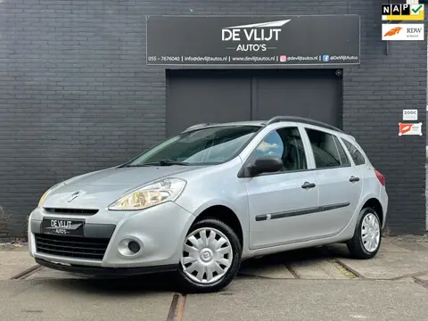 Renault Clio Estate 1.2-16V Special Line | Navi | Airco | Trekhaak | Elek Raam | CV Op Afstand |