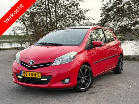 Toyota Yaris 1.3 VVT-i Dynamic PANO Keyless Camera Navi