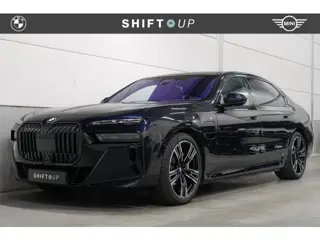 BMW 7-serie 750e xDrive M-Sport | Bowers & Wilkins | Massage | Skylounge | Tartufo Leder