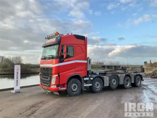 Volvo FH540 10x4 Twin-Steer Sleeper Hooklift Truck