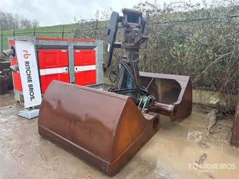 1790 mm Q/C Clamshell Excavator Bucket