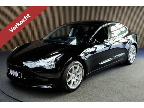 Tesla Model 3 RWD Autopilot ACC Stuurverwarm. PDC Leer Navi Panoramadak 360° Elektr. achterklep Stoe