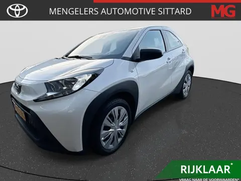 Toyota Aygo X 1.0 VVT-i MT Play | Rijklaar | Camera achter | AppleCarplay