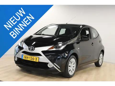 Toyota Aygo 1.0 VVT-i x-play | Cruise | Camera | Airco