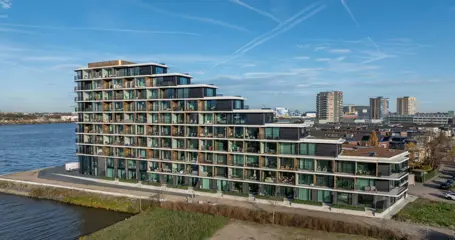 Woning aan de Pampuskade te Rotterdam