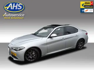 Alfa Romeo GIULIA 2.0T Super, panoramadak, rood leder