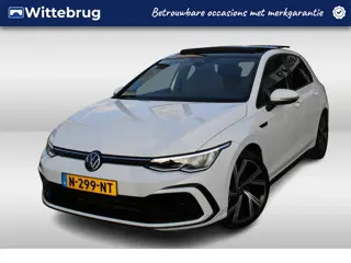 Volkswagen Golf 1.5 eTSI 150pk R-Line DSG Automaat / Panorama dak / LM 18 inch / Navigatie / LED / C