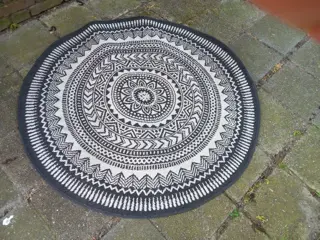 Vloerkleed, z.g.a.n. - afm: 120 x 120 - 16,50