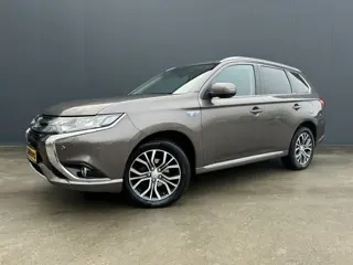 Mitsubishi Outlander 2.0 PHEV instyle LEER TREKHAAK CRUISE NAVI ECC