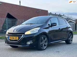 Peugeot 208 1.2 VTi Allure 5DR*Navigatie*Panoramadak*Stoelverwarming*Cruise*Clima*LM velgen*Parkeers