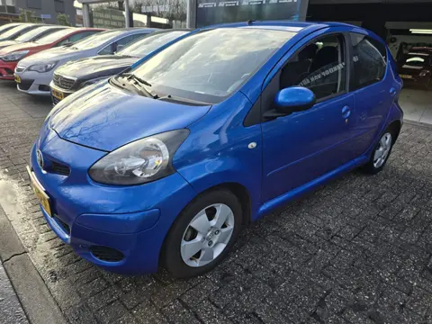 Toyota Aygo 1.0-12V Dynamic Blue | NW KOPPELING | 12MND GARANTIE | AUTOMAAT | AIRCO | ELEC RAMEN | L