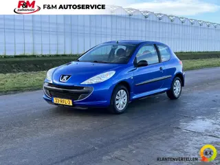 Peugeot 206 + 1.1 XR