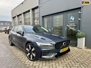Volvo V60 2.0 T8 Plug-in hybrid AWD Ultra Dark, head-up, pano, 19 inch