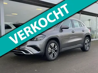 Mercedes-Benz GLA-klasse 180 Progressive line Advanced automaat ,Wegklapbare trekhaak, stoelen elekt