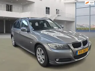 BMW 3-serie Touring 318i Business Line NAVI PSENSOR CRUISE 2 X SLEUTELS
