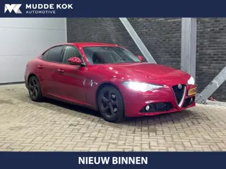 Alfa Romeo Giulia 2.0T Super | Trekhaak | Camera | Leder | Keyless | Getint Glas | 18 Inch