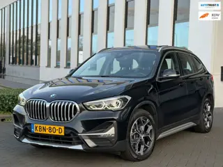 BMW X1 XDrive25e AUTOMAAT High Executive Sport line,panoramadak, achteruitrijcamera,1/2 lederen spor