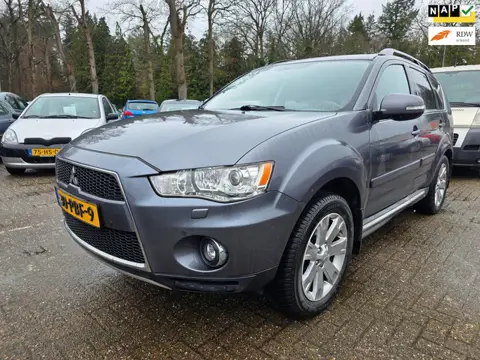 Mitsubishi Outlander 2.4 Instyle 7-PERSOONS airco