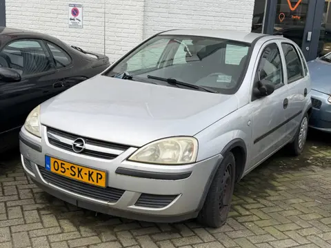 Opel Corsa 1.2 -16V Rhythm Automaat | Lees Tekst