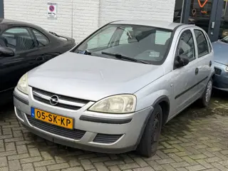 Opel Corsa 1.2 -16V Rhythm Automaat | Lees Tekst