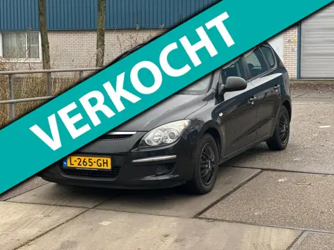 Hyundai I30 CW 1.4i Blue Active Airco! Grootscherm! APK!