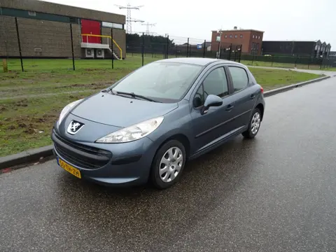 Peugeot 207 1.4-16V XR