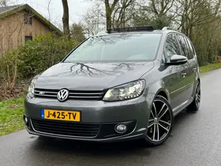 Volkswagen Touran 2.0 TDI Highline R-Line |7-Persoons + Pano + DSG + Led + Navi + Cruise Nu € 9.975,