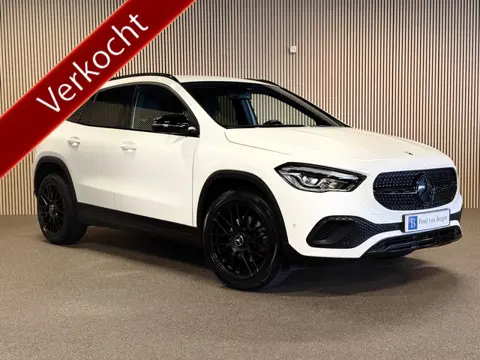 Mercedes-Benz GLA 200 Ambition-WIDESCREEN-CAMERA-STOELCOMFORT-APPLE CARPLAY-NL AUTO
