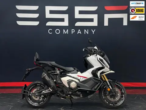 Honda Scooter 750 X-ADV Akrapovic Limited Edit