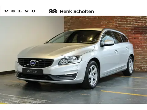 Volvo V60 1.5 T3 Polar+ 100% dealeronderhouden | Stoel-/ stuurwielverwarming | Verwarmde achterbank 