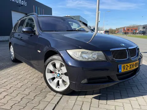 BMW 3-SERIE 318I DYNAMIC EXEC. TREKHAAK / GROTE BEURT GEHAD 