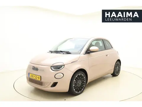 Fiat 500 3+1 La Prima 42 kWh NIEUW! | € 9.500 KORTING | Navigatie | Parkeersensoren voor en achter |