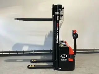 EP WSA161 stapelaar hefhoogte 5,50 meter (bj 2026)