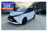 Toyota Aygo 1.0 VVT-i x-play Automaat Airco Bi Color Camera